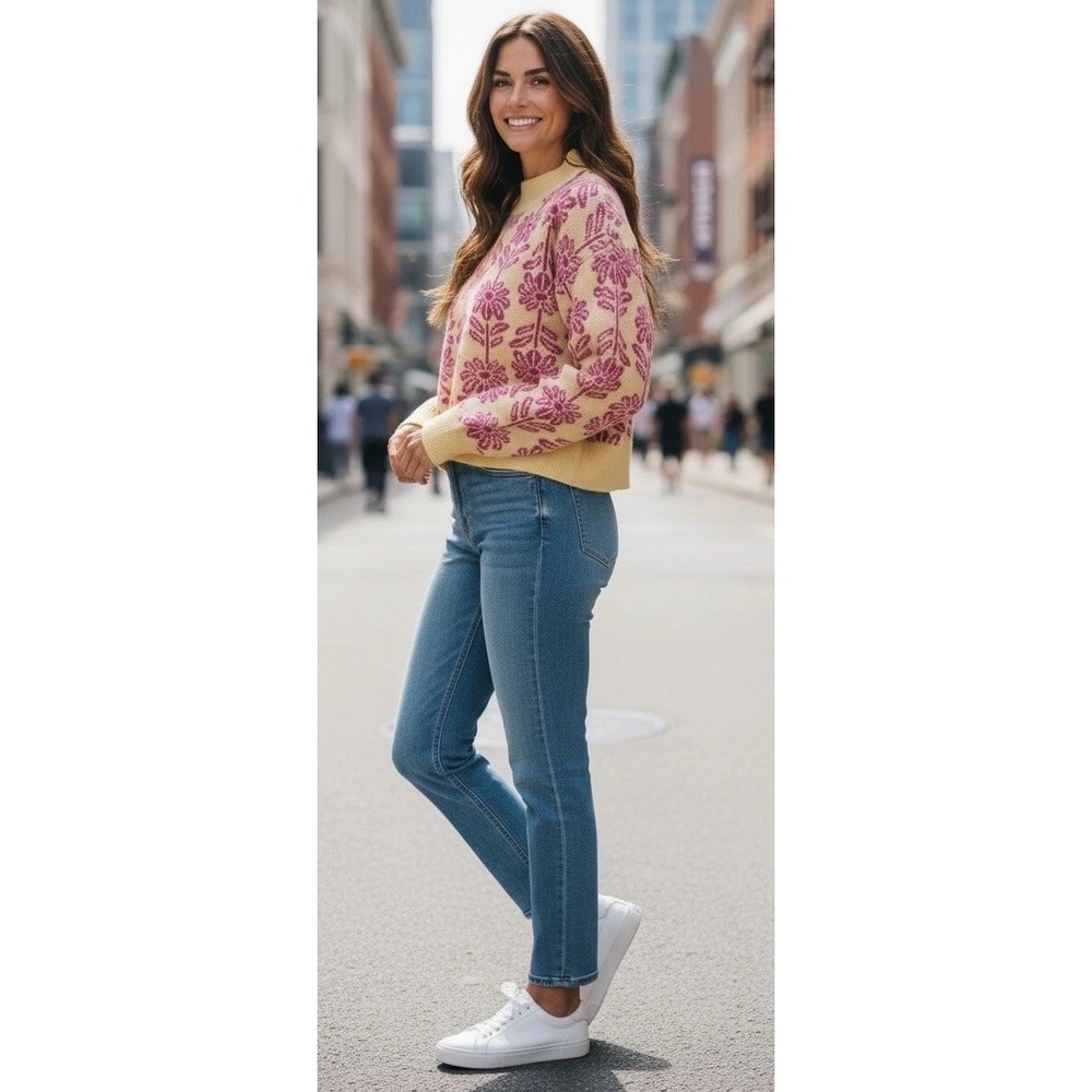 &merci Women's M Cream and Pink Floral Knit Crewneck Pullover Sweater